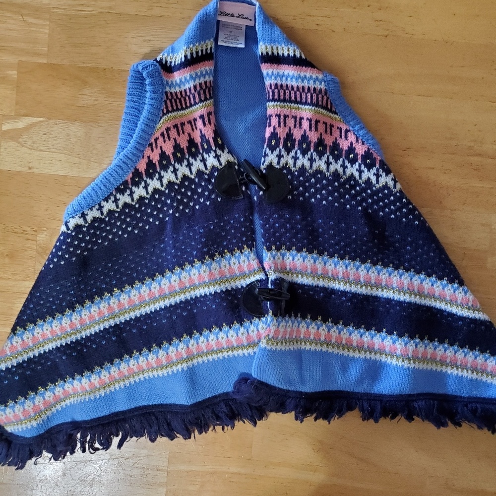 Little girls fall shaw